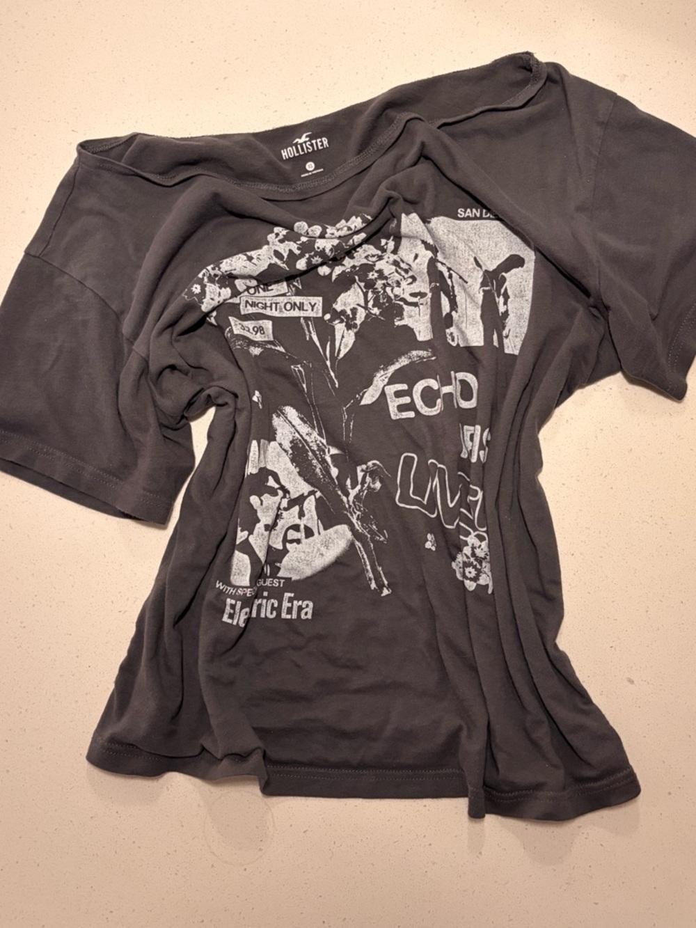 Hollister Off the Shoulder Charcoal Graphic Tee - Gray